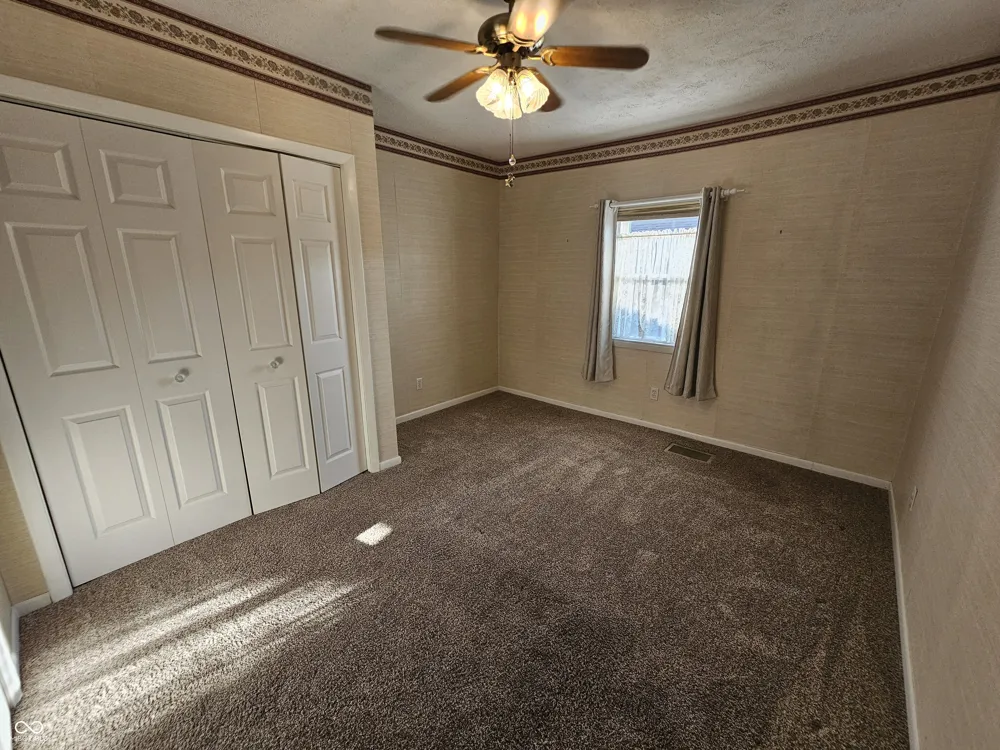 1410 S I STREET Elwood, IN 46036