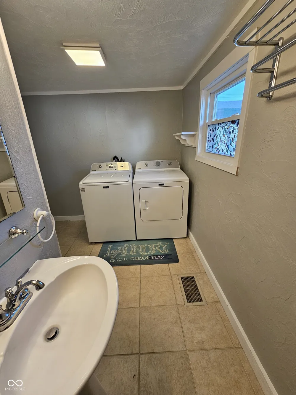 1410 S I STREET Elwood, IN 46036