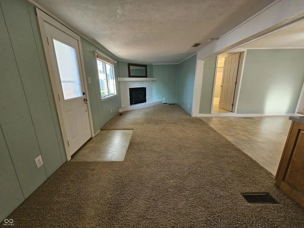 1410 S I STREET Elwood, IN 46036