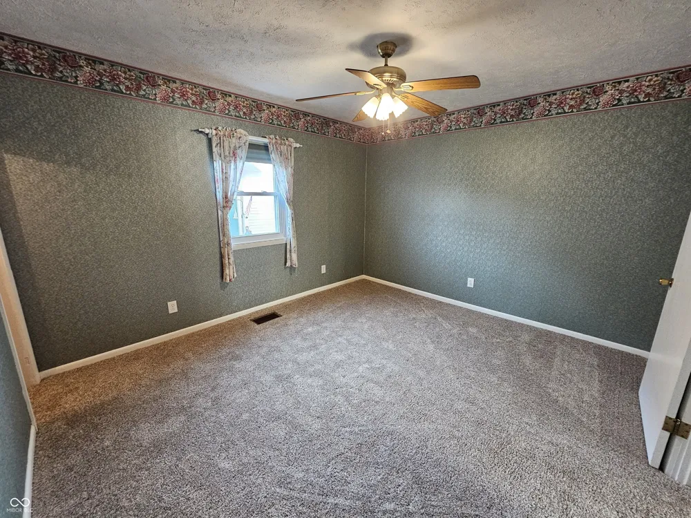 1410 S I STREET Elwood, IN 46036