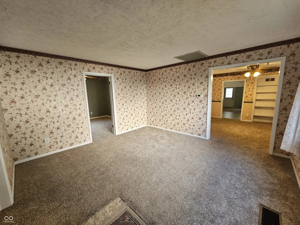 1410 S I STREET Elwood, IN 46036