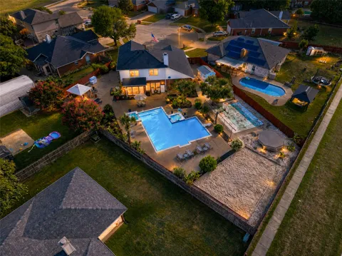 6001 Prairie Wood Court