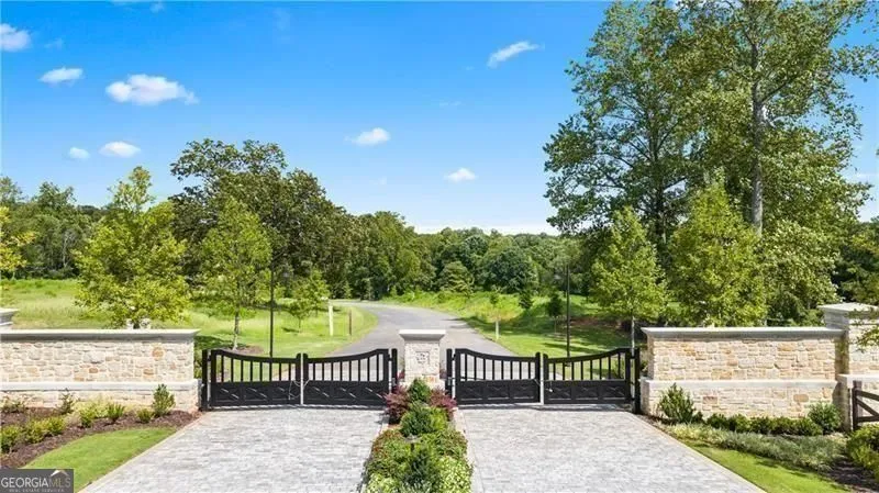 2060 Magnolia LN Milton, GA 30004