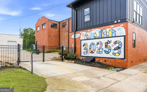 261 Griffin ST