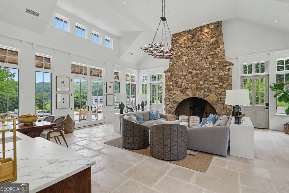60 Cove View LN Clarkesville, GA 30523