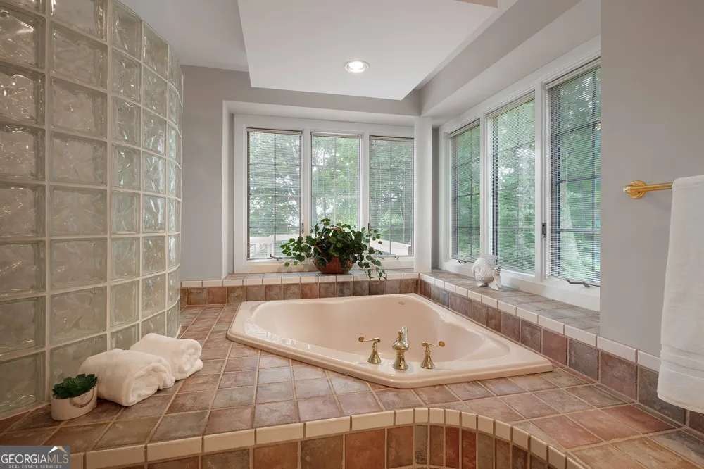 267 Starcross LN Jasper, GA 30143