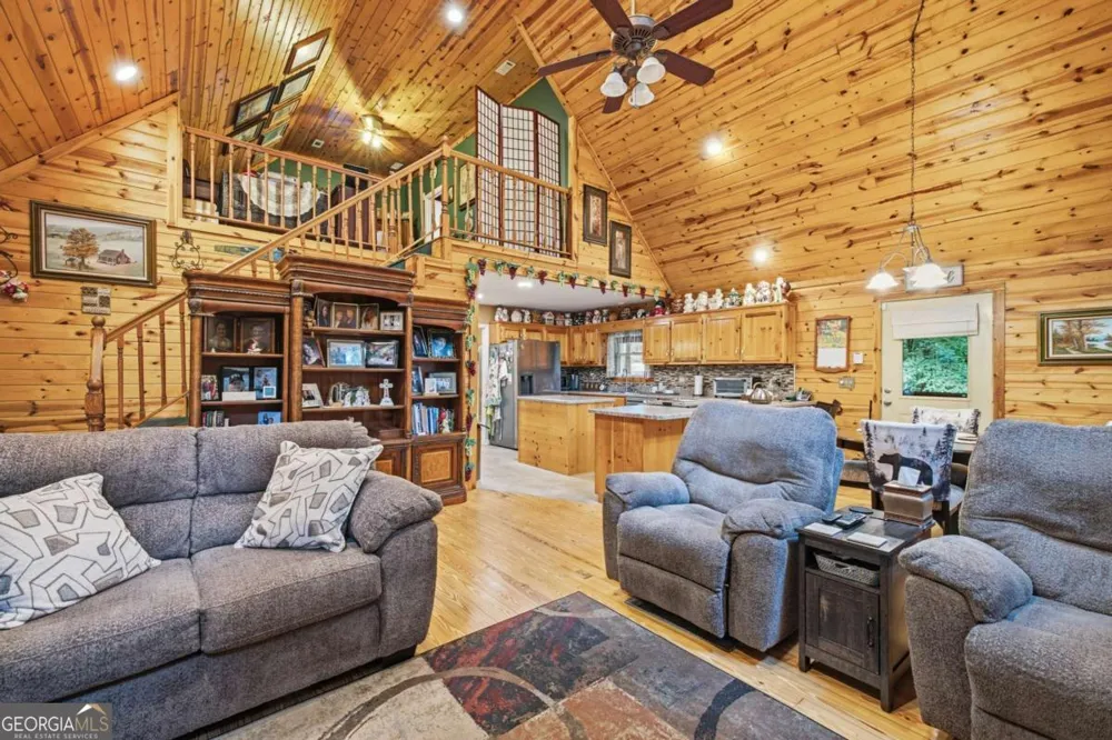 2447 Hi River RD Hiawassee, GA 30546