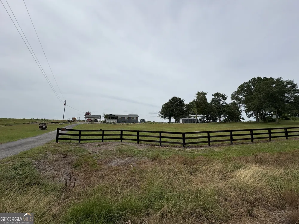 571 Ben Giddens RD Eastman, GA 31023