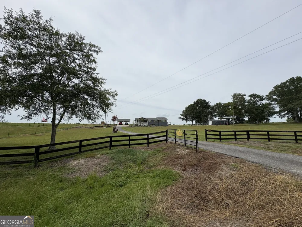 571 Ben Giddens RD Eastman, GA 31023