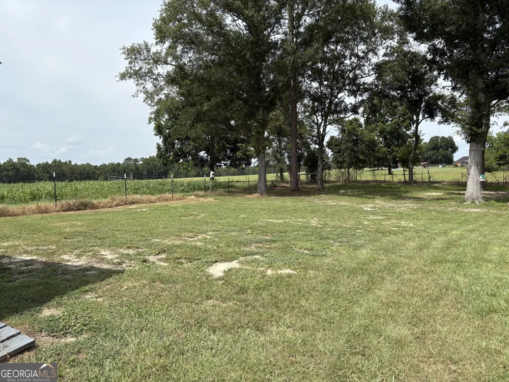 571 Ben Giddens RD Eastman, GA 31023