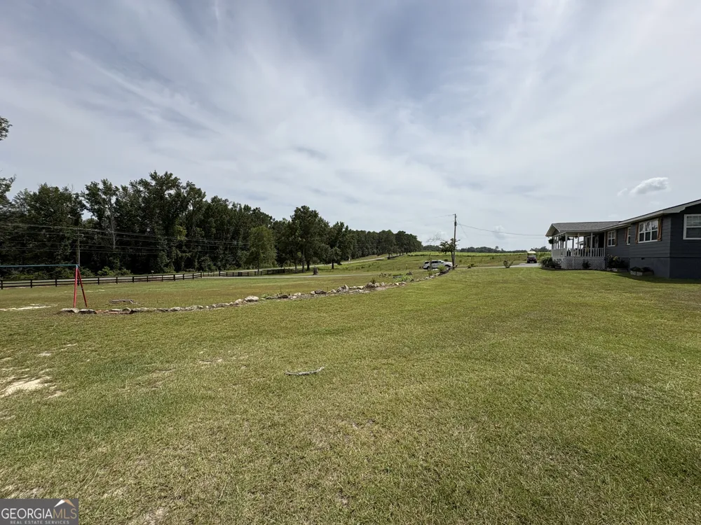 571 Ben Giddens RD Eastman, GA 31023