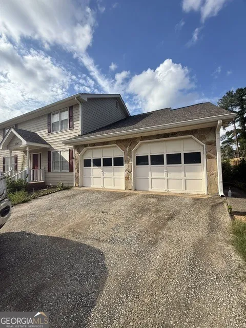 1726 Ridgedale DR Snellville, GA 30078