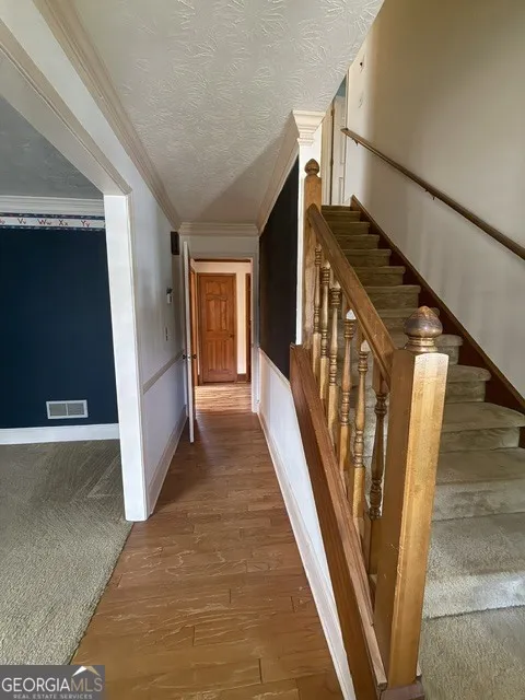1726 Ridgedale DR Snellville, GA 30078