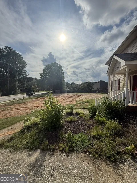 1726 Ridgedale DR Snellville, GA 30078