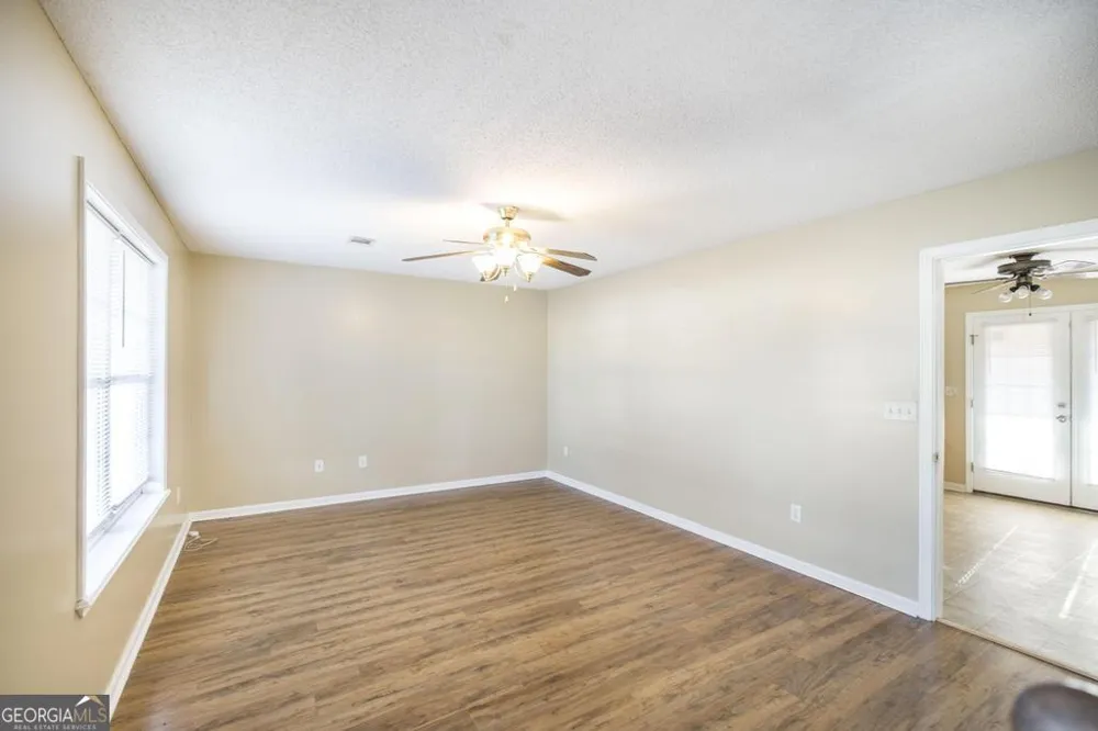 1940 Barrington DR Dublin, GA 31021