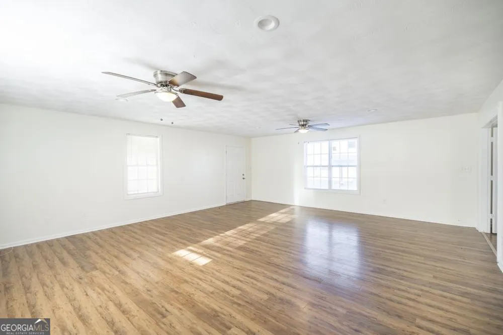 1940 Barrington DR Dublin, GA 31021