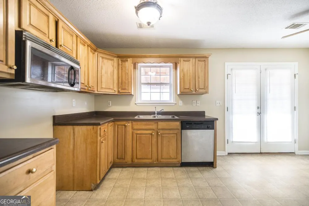 1940 Barrington DR Dublin, GA 31021