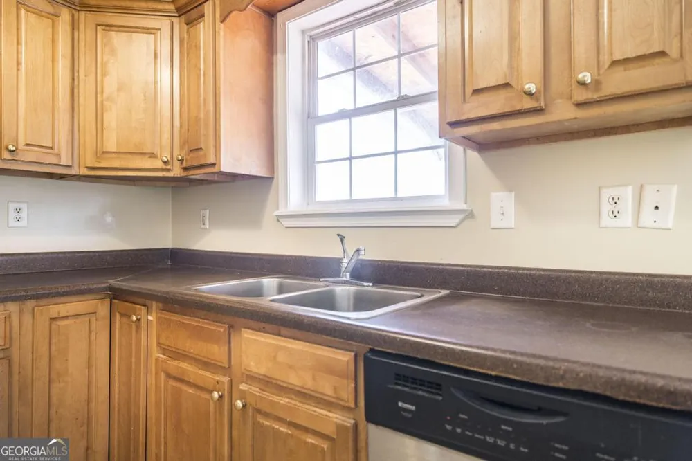 1940 Barrington DR Dublin, GA 31021