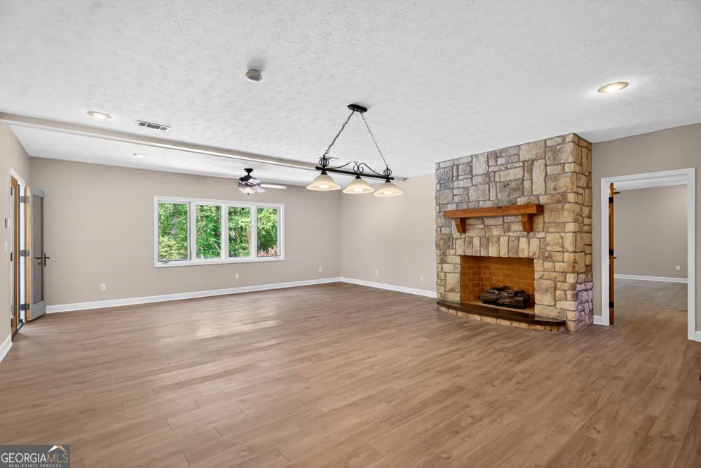 1154 Hunter RD Cataula, GA 31804