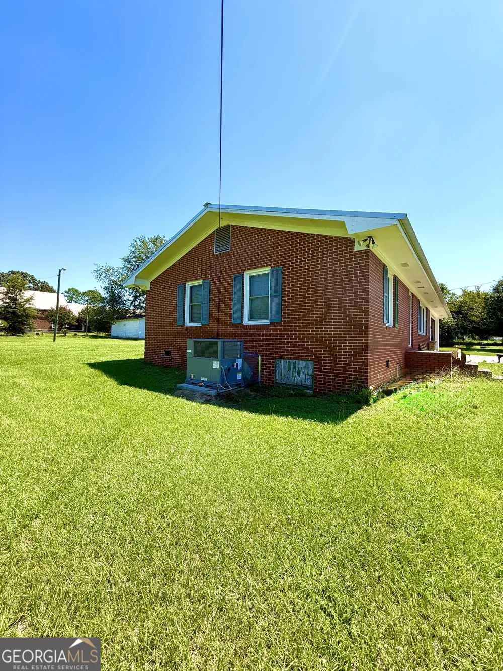 140 Rene LN Cochran, GA 31014