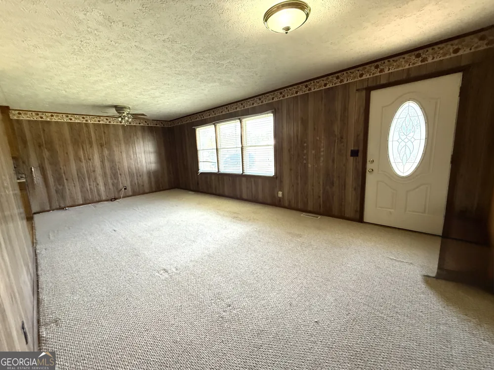 140 Rene LN Cochran, GA 31014