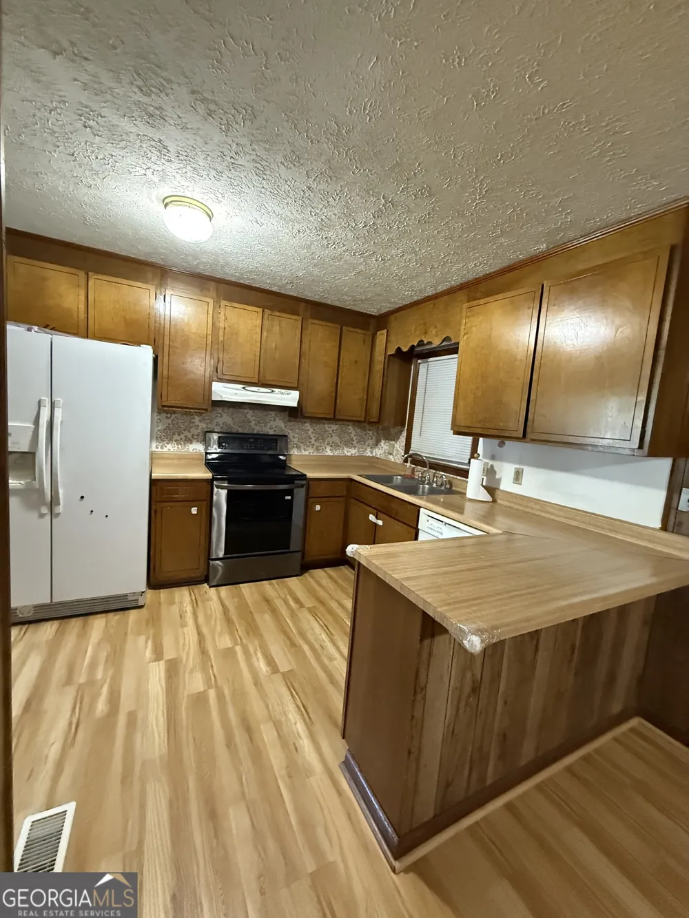140 Rene LN Cochran, GA 31014