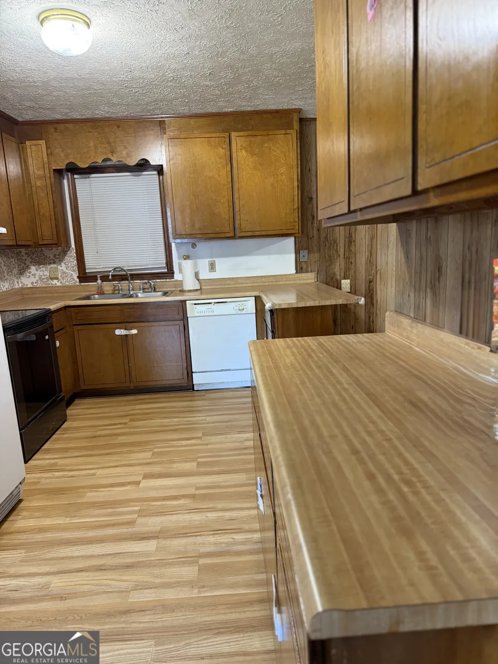 140 Rene LN Cochran, GA 31014