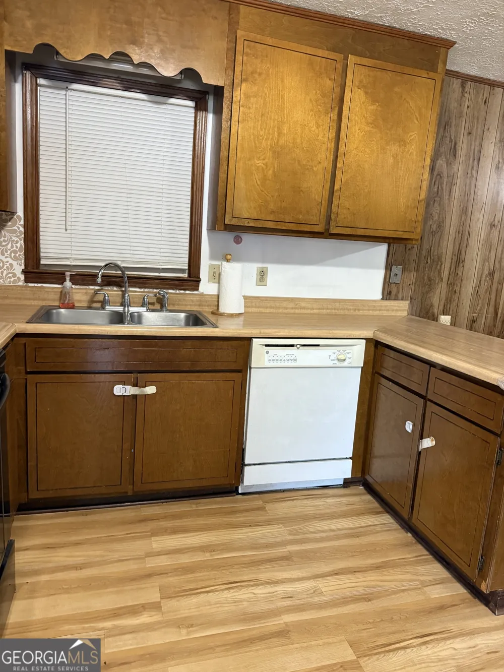 140 Rene LN Cochran, GA 31014