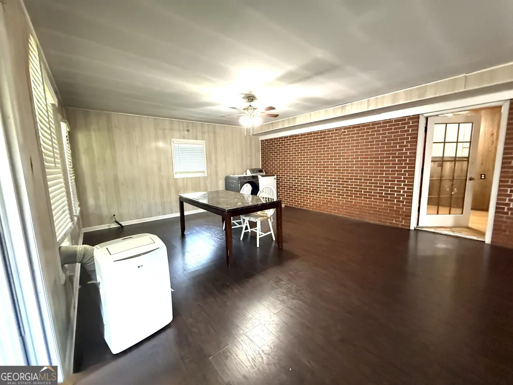 140 Rene LN Cochran, GA 31014