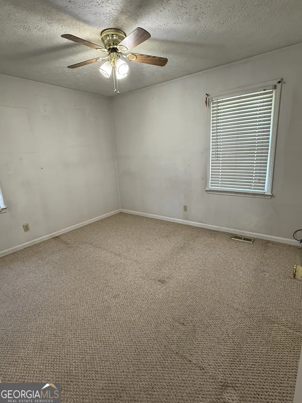 140 Rene LN Cochran, GA 31014