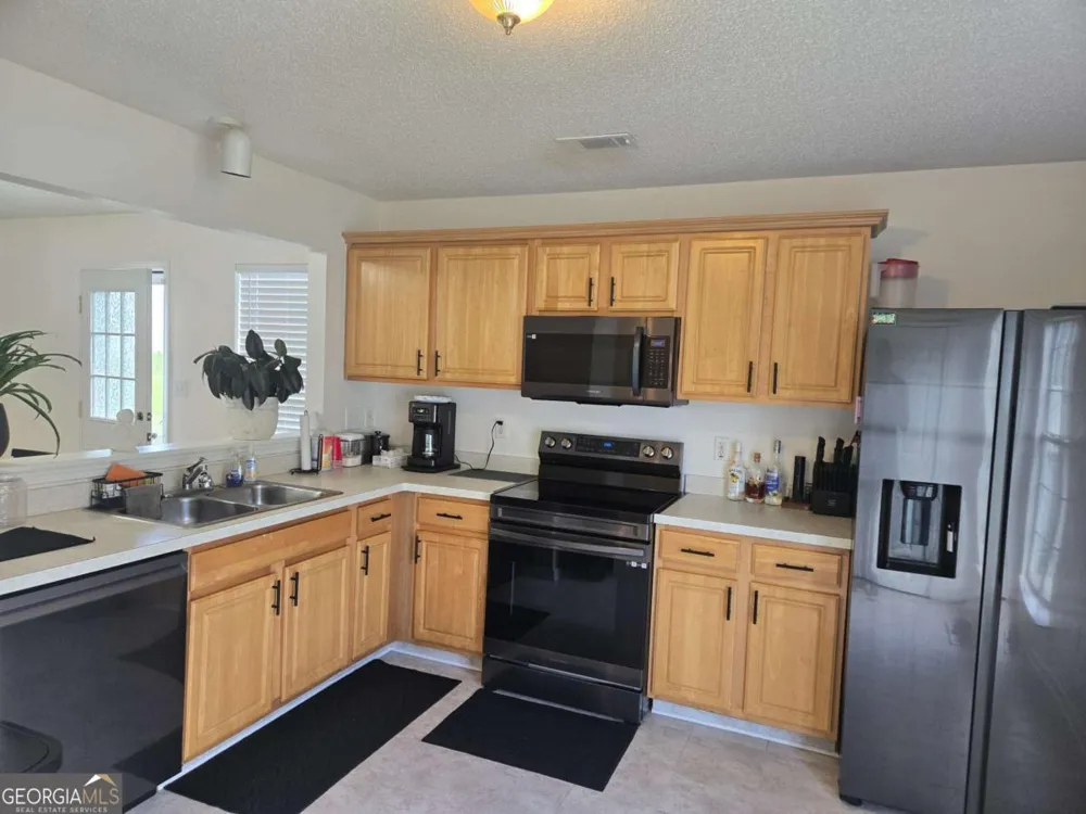 6646 Creek Turn DR Rex, GA 30273
