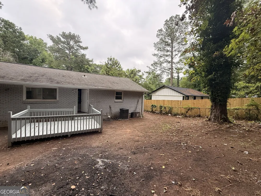 657 Robert E Lee PKWY Jonesboro, GA 30238