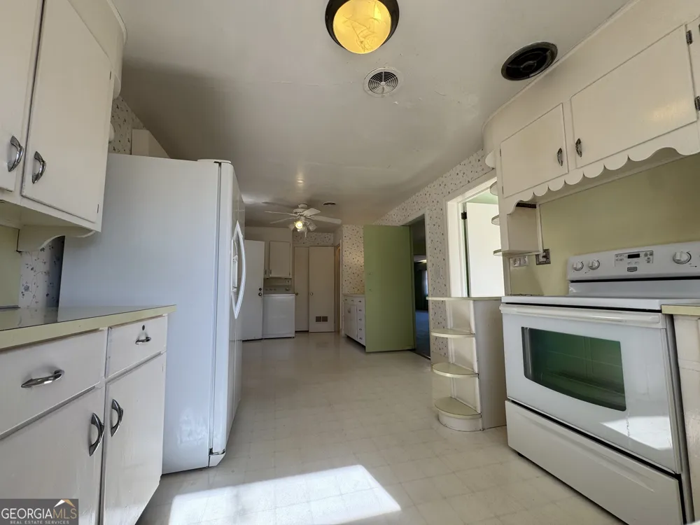 465 Cedar ST Metter, GA 30439