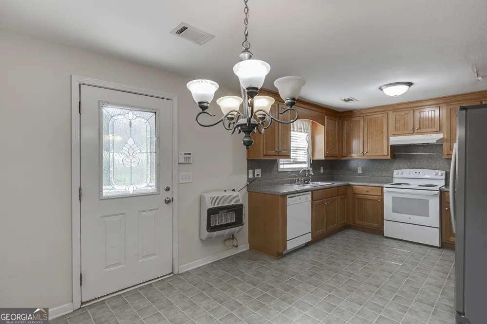 5446 Dahlonega HWY Clermont, GA 30527