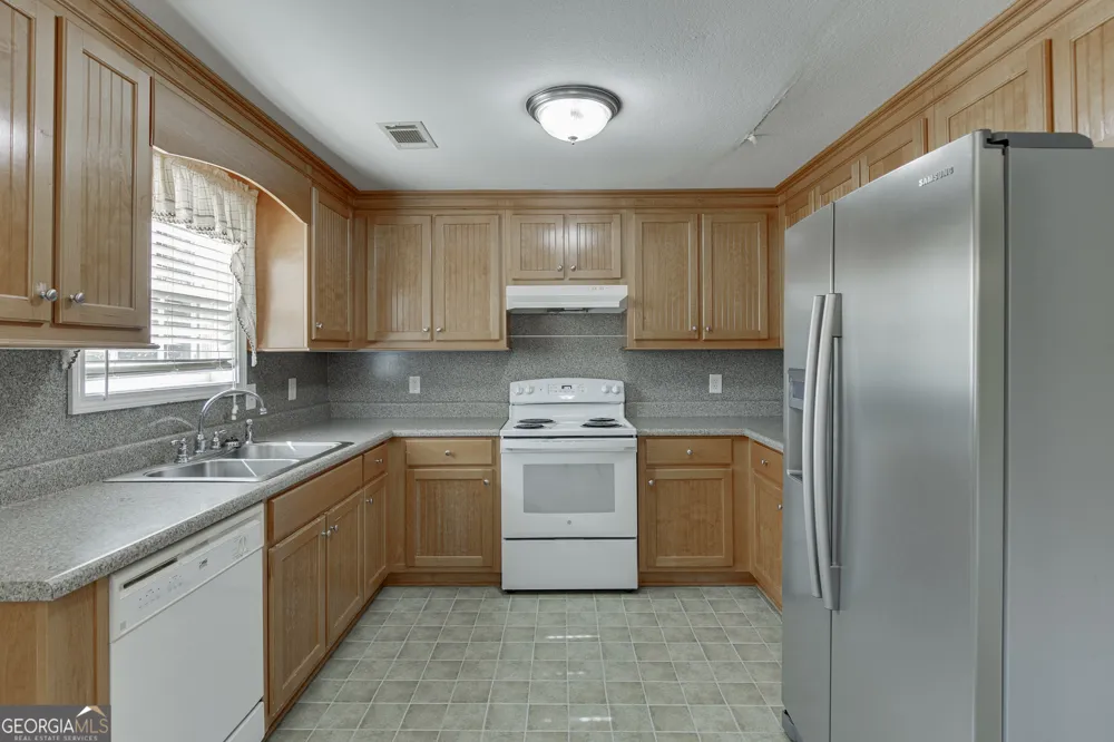 5446 Dahlonega HWY Clermont, GA 30527