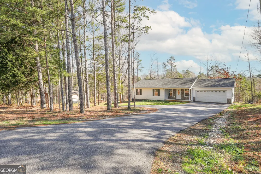 3642 Williams Bridge RD Toccoa, GA 30577