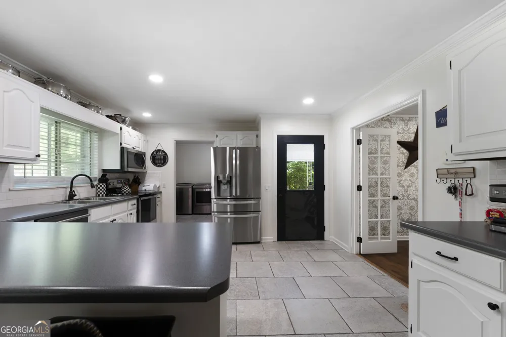 212 Sherwood DR Calhoun, GA 30701