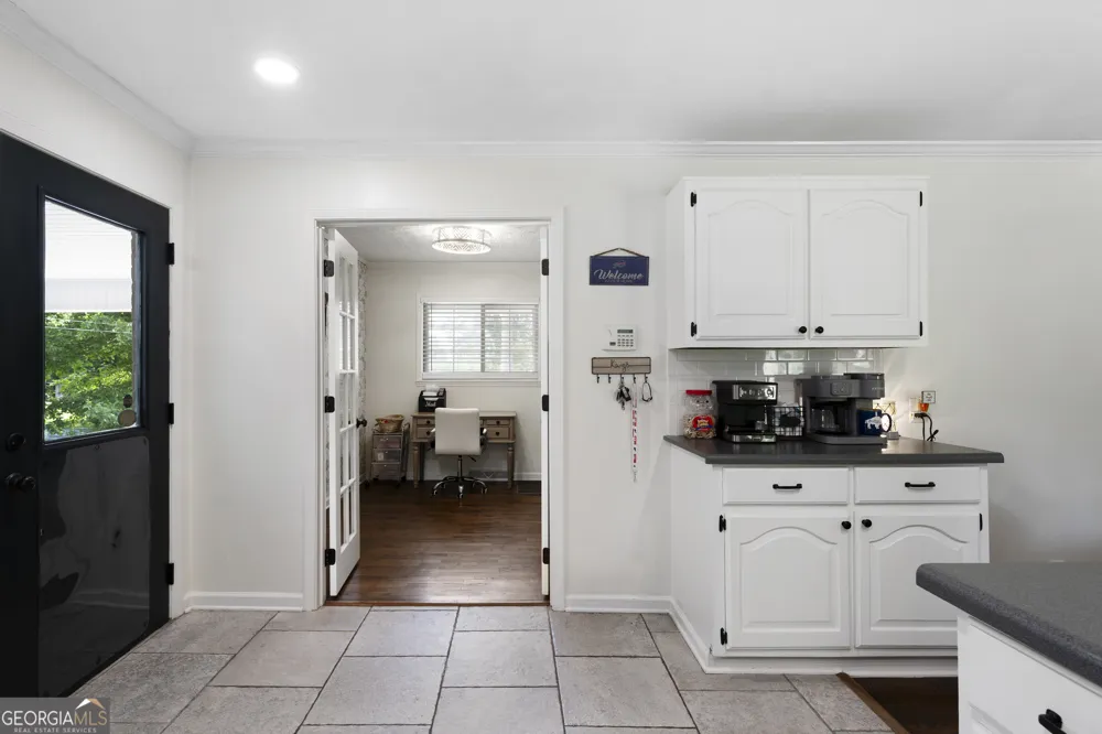 212 Sherwood DR Calhoun, GA 30701