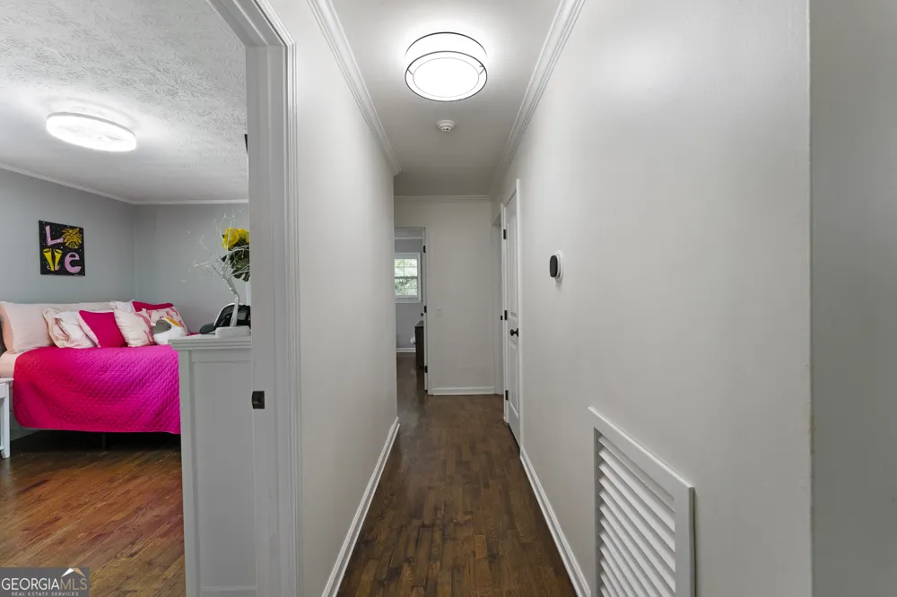 212 Sherwood DR Calhoun, GA 30701