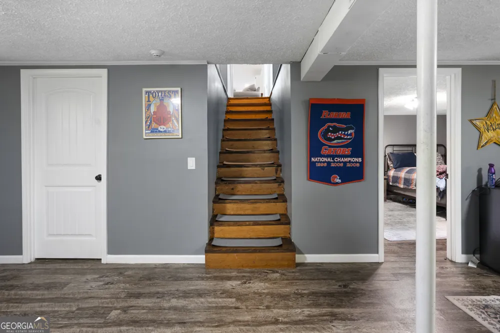 212 Sherwood DR Calhoun, GA 30701