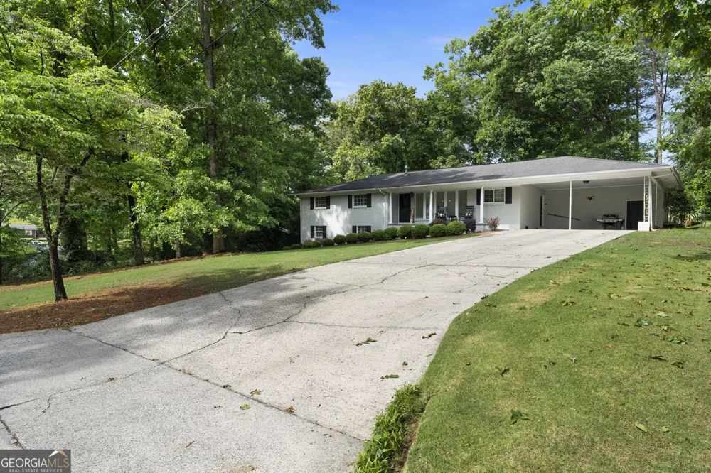 212 Sherwood DR Calhoun, GA 30701