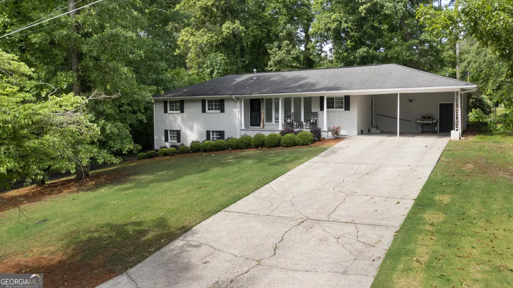 212 Sherwood DR Calhoun, GA 30701