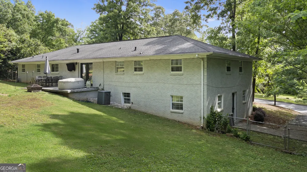 212 Sherwood DR Calhoun, GA 30701