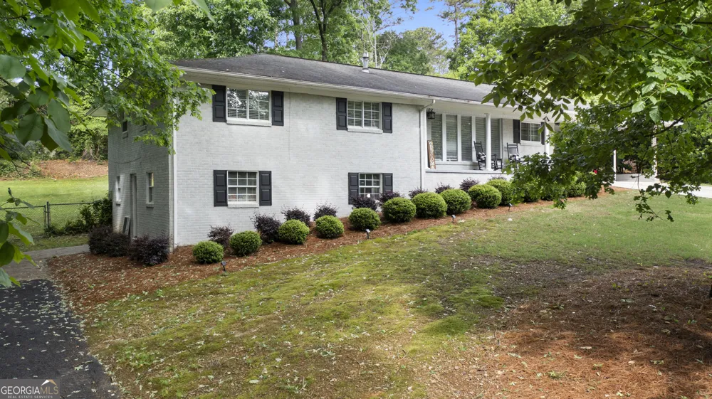 212 Sherwood DR Calhoun, GA 30701
