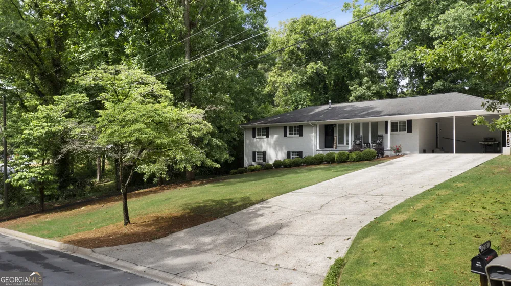 212 Sherwood DR Calhoun, GA 30701
