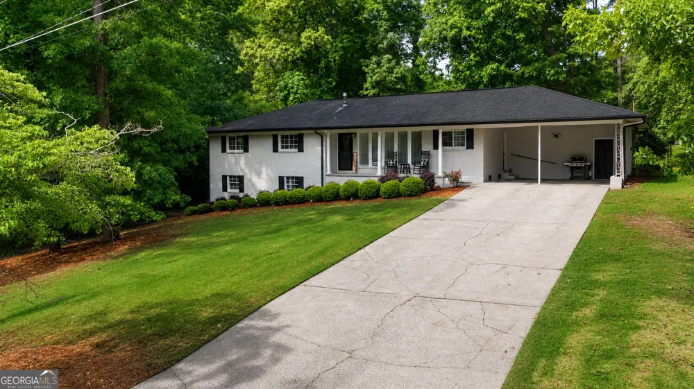 212 Sherwood DR Calhoun, GA 30701