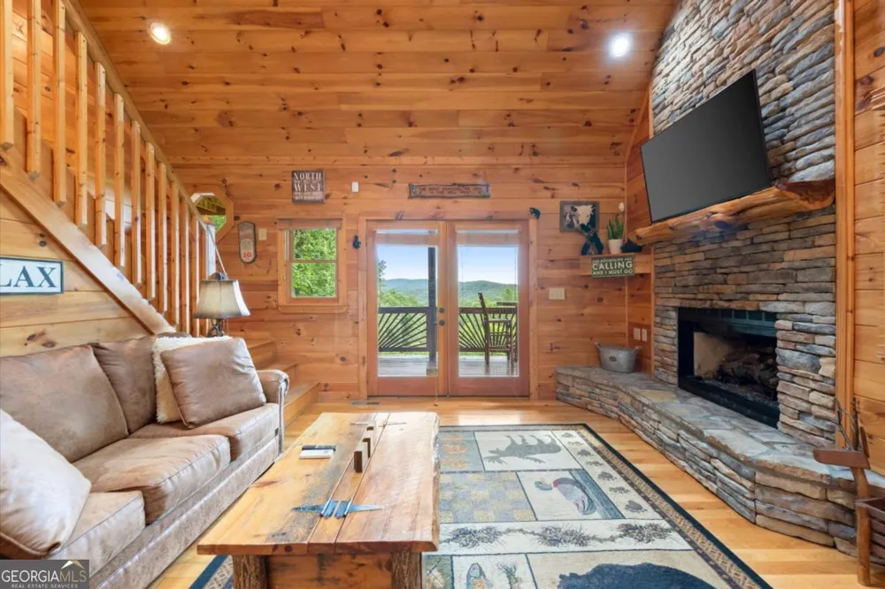 98 Aries LN Blue Ridge, GA 30513