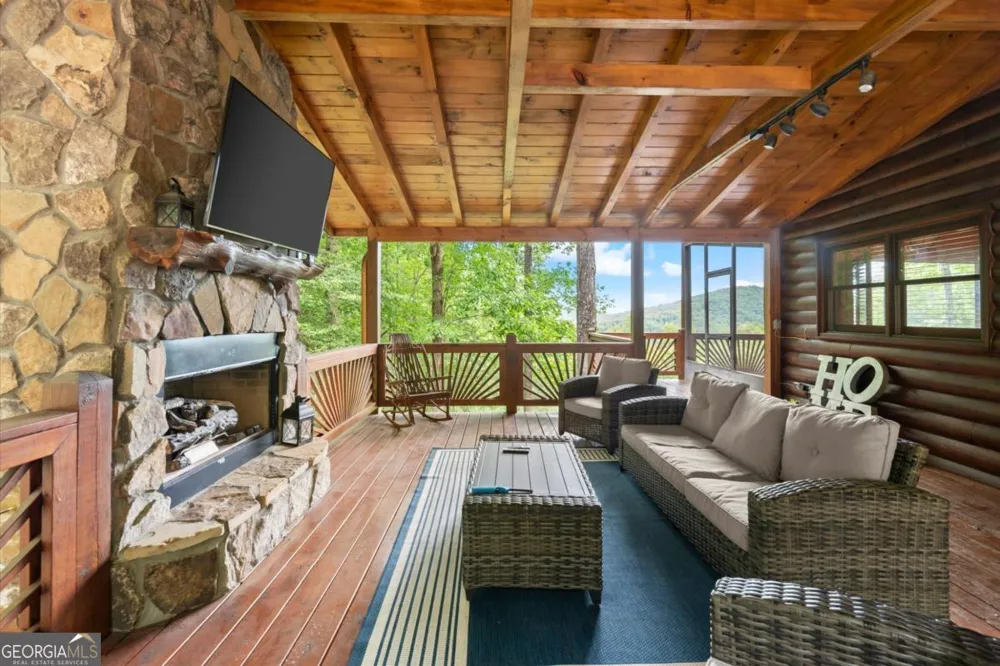 98 Aries LN Blue Ridge, GA 30513