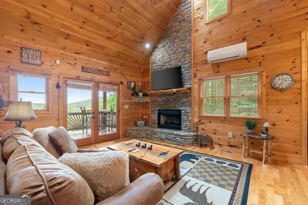 98 Aries LN Blue Ridge, GA 30513