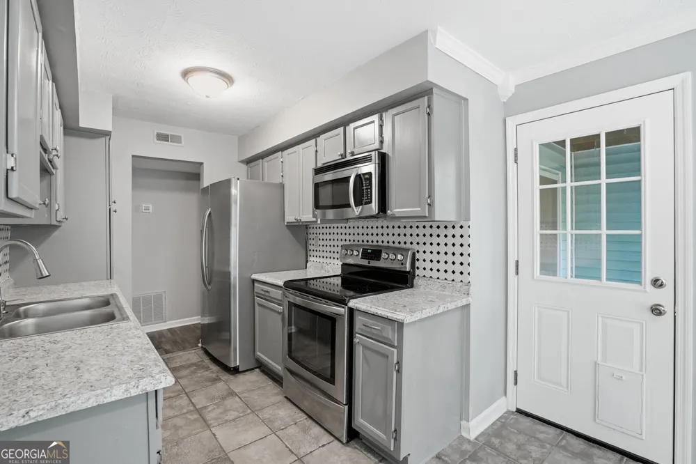 704 Glenleaf DR Peachtree Corners, GA 30092